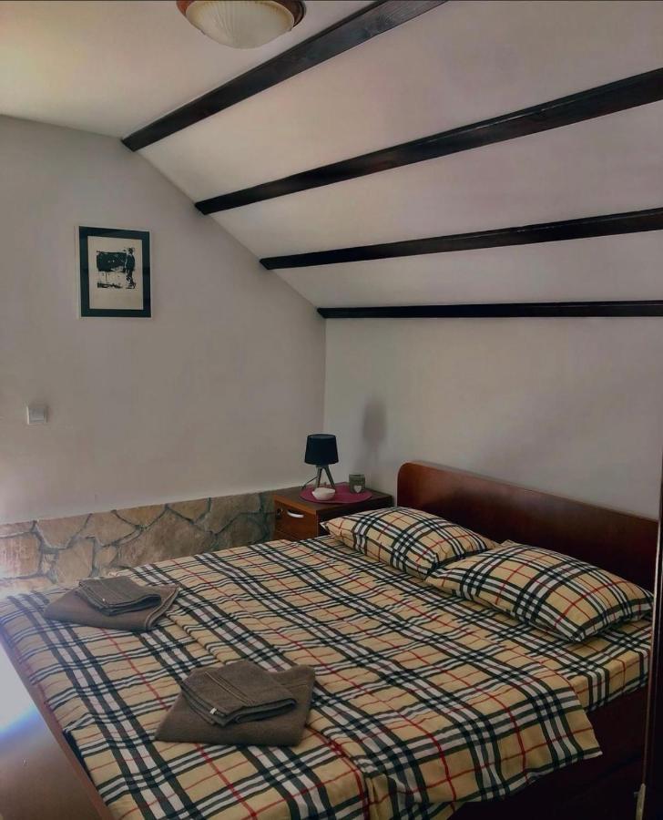 Vikendica,Bungalovi Lipska Pecina Cetinje Exteriör bild
