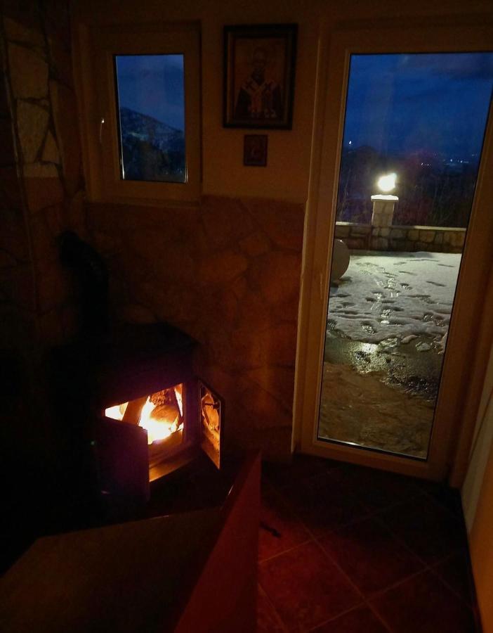 Vikendica,Bungalovi Lipska Pecina Cetinje Exteriör bild
