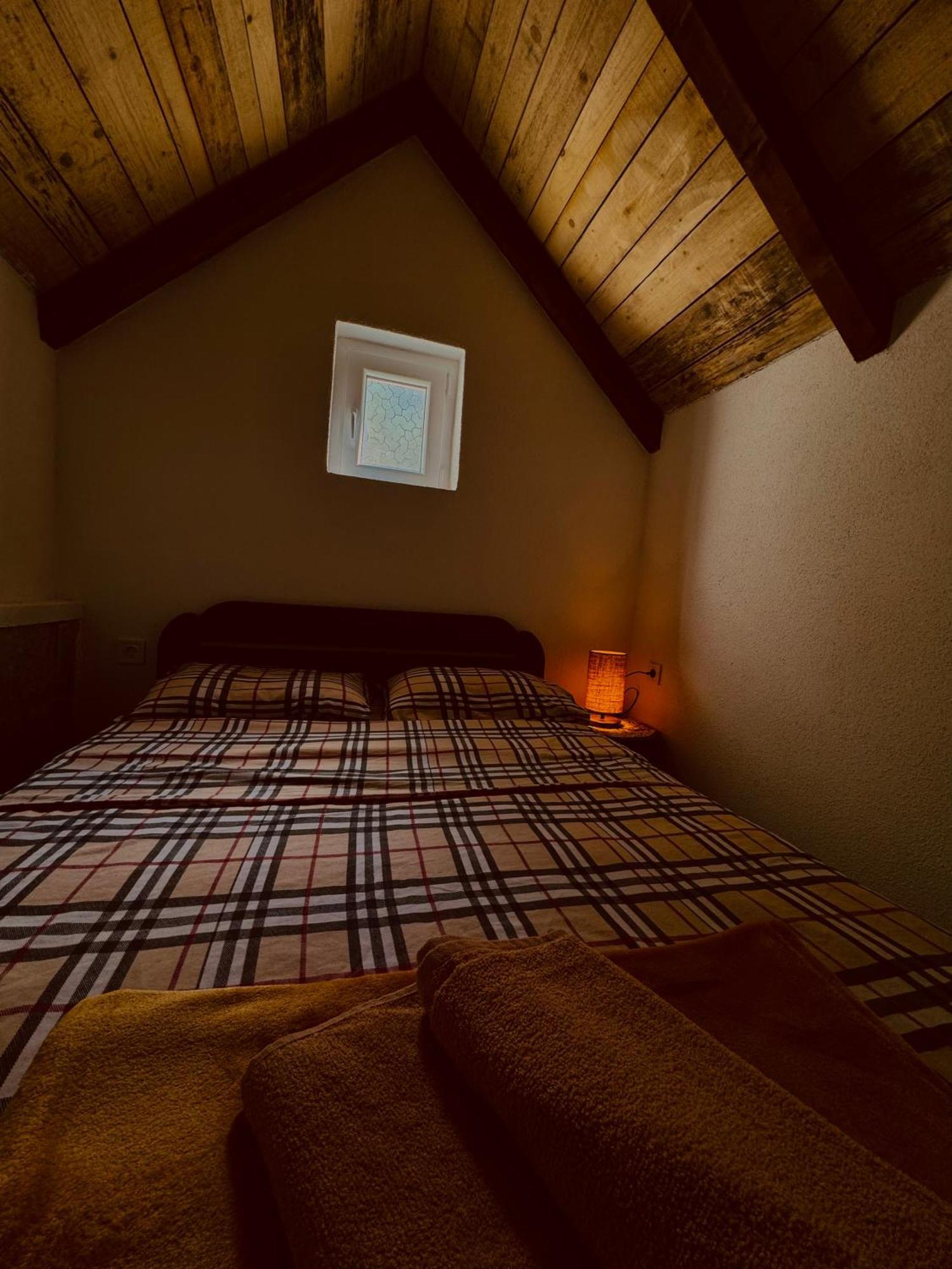 Vikendica,Bungalovi Lipska Pecina Cetinje Exteriör bild